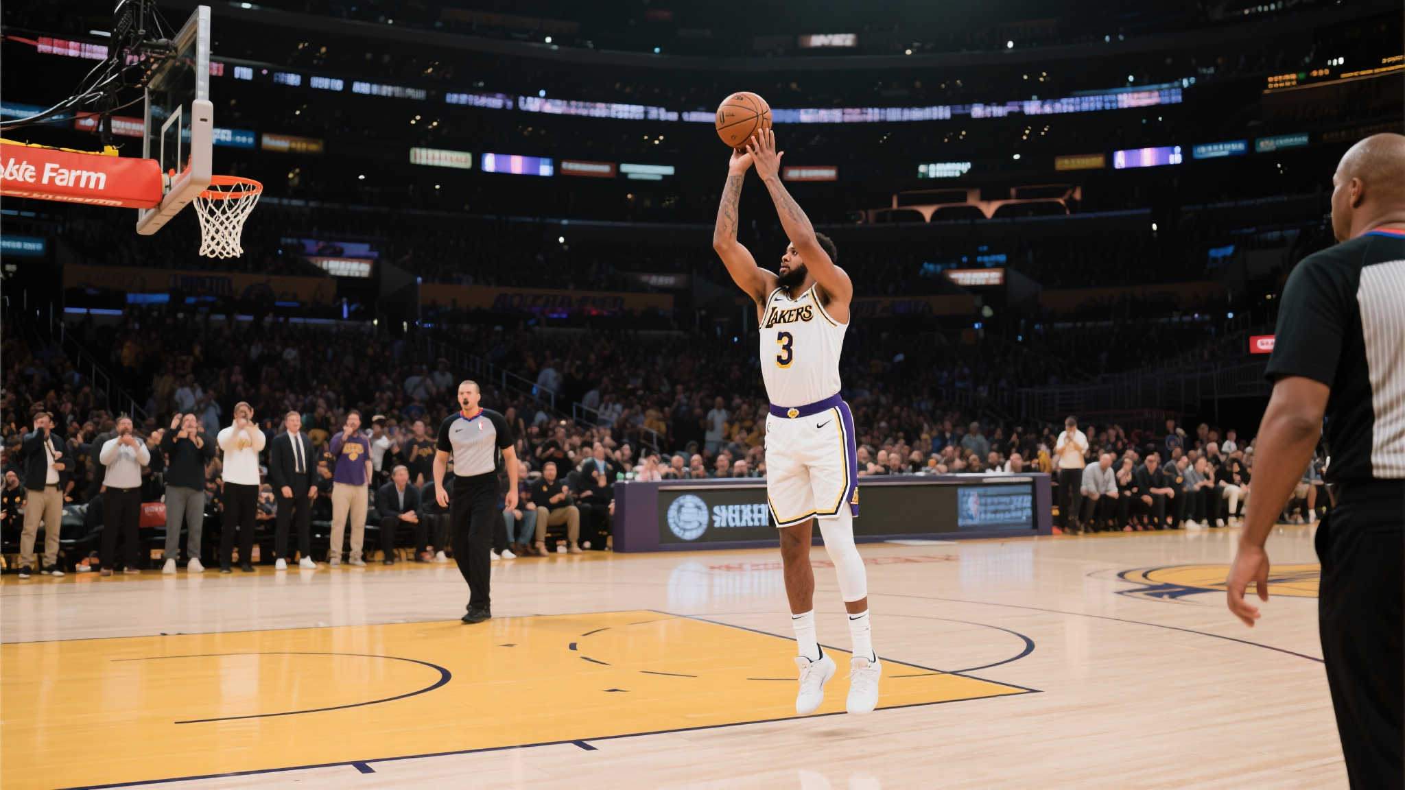 遗憾!哈利伯顿因伤首节退场,全场7分钟砍下9分 回顾过往那些经典瞬间,多次单枪匹马带领队伍完成绝杀